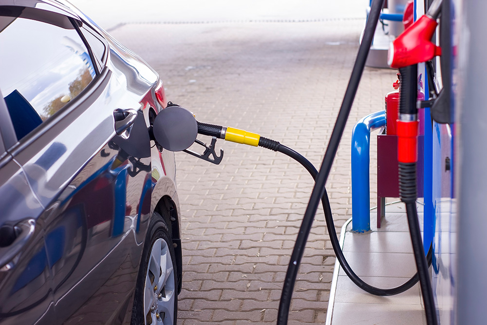 Skatten på bensin och diesel höjs 1 oktober